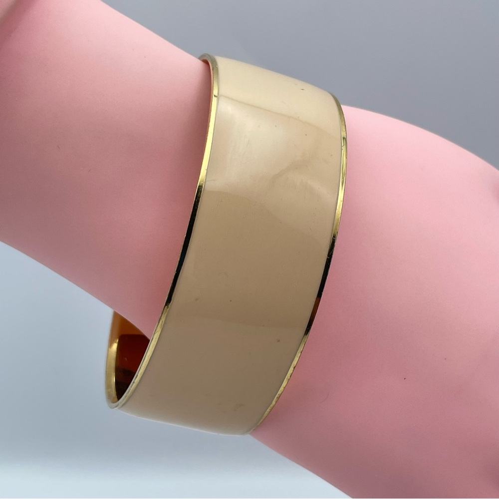 J.Crew Wide Enamel Bangle Bracelet – Neutral/Gold Tone, Size 7.5 - Picture 3 of 6